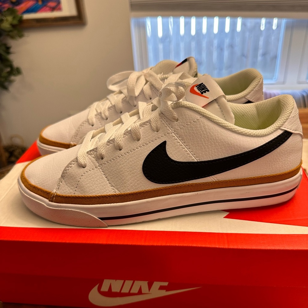 Women’s Nike Court Legacy